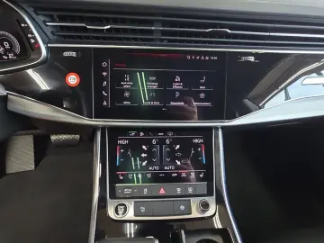 AUDI Q8 55 TFSIe Quattro