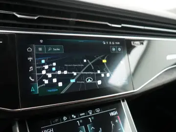 AUDI Q8 55 e quattro S line