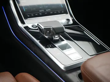 AUDI Q8 55 e quattro S line