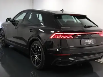 AUDI Q8 55 TFSI quattro S tronic