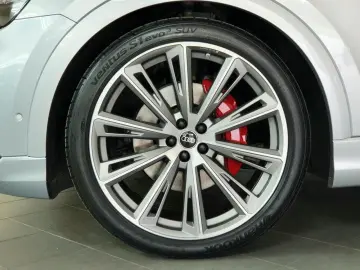 AUDI Q8 55TFSI competition plus S line