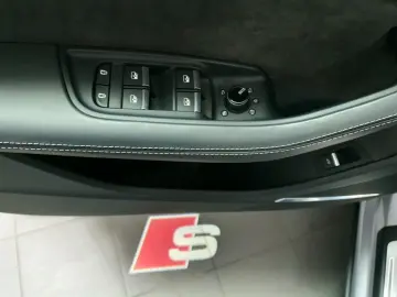 AUDI Q8 55TFSI competition plus S line