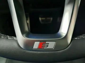 AUDI Q8 55TFSI competition plus S line