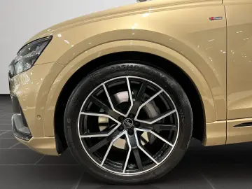 AUDI Q8 55 eTFSI Quattro