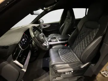AUDI Q8 55 eTFSI Quattro