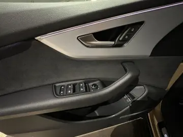 AUDI Q8 55 eTFSI Quattro