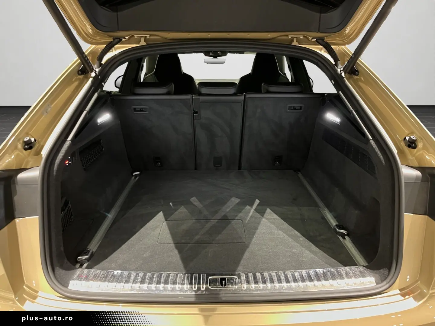 AUDI Q8 55 eTFSI Quattro