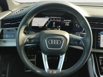 AUDI Q8 50 TDI quattro S line