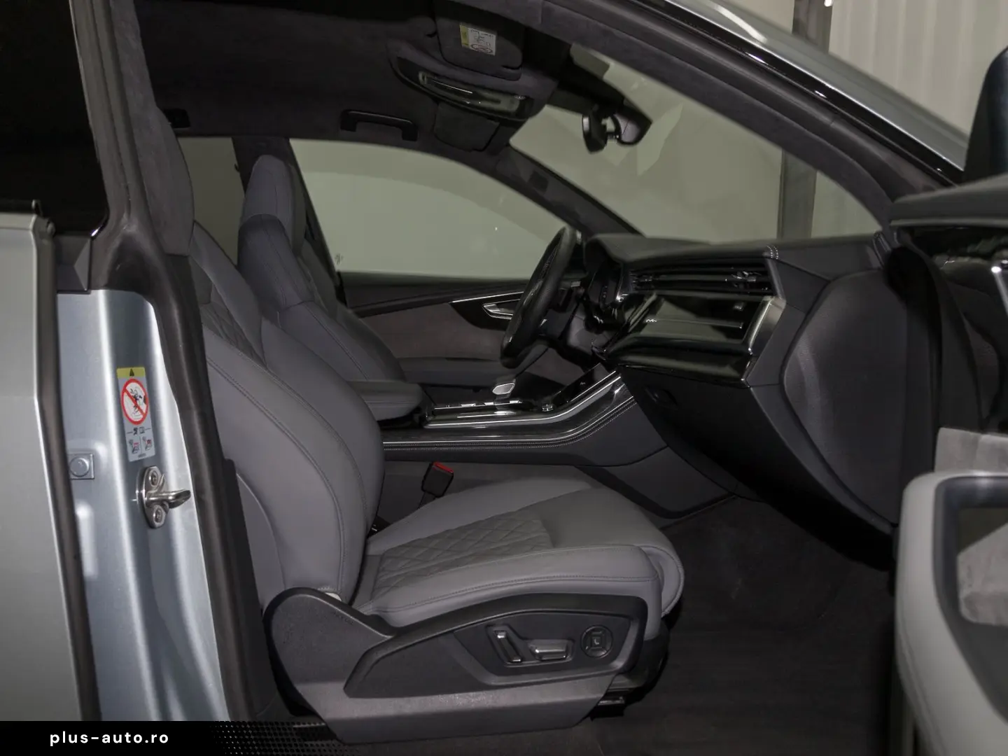 AUDI Q8 60 TFSIe Q 2x S LINE S-SITZE