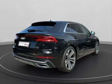 AUDI Q8 50 TDI quattro  S line