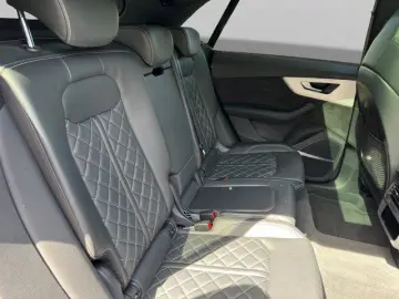 AUDI Q8 50 TDI quattro  S line