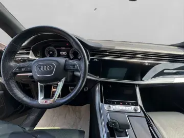 AUDI Q8 50 TDI quattro  S line