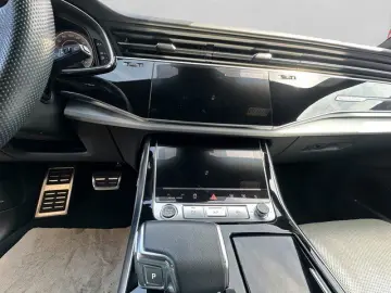 AUDI Q8 50 TDI quattro  S line
