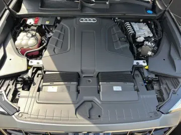 AUDI Q8 50 TDI quattro  S line
