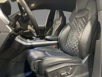 AUDI Q8 55 TFSI quattro