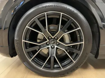 AUDI Q8 55 TFSI quattro