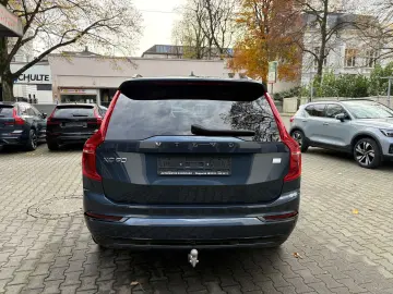 VOLVO XC90 T8 AWD Plus Dark 7 locuri