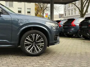 VOLVO XC90 T8 AWD Plus Dark 7 locuri