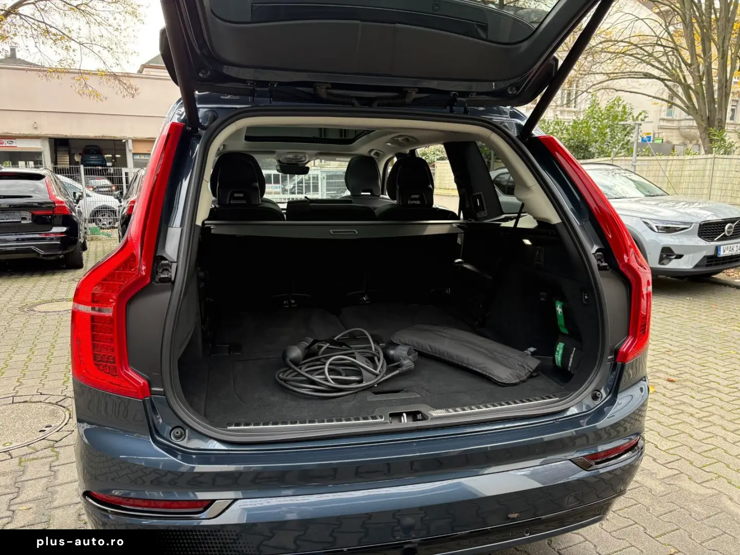 VOLVO XC90 T8 AWD Plus Dark 7 locuri