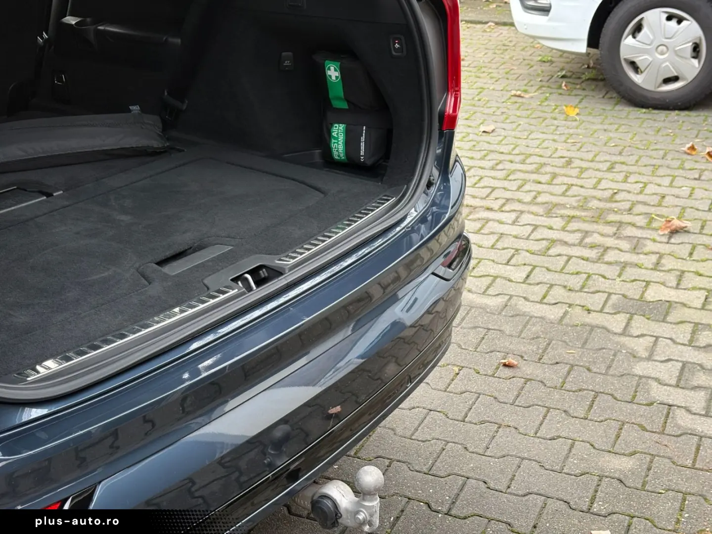 VOLVO XC90 T8 AWD Plus Dark 7 locuri