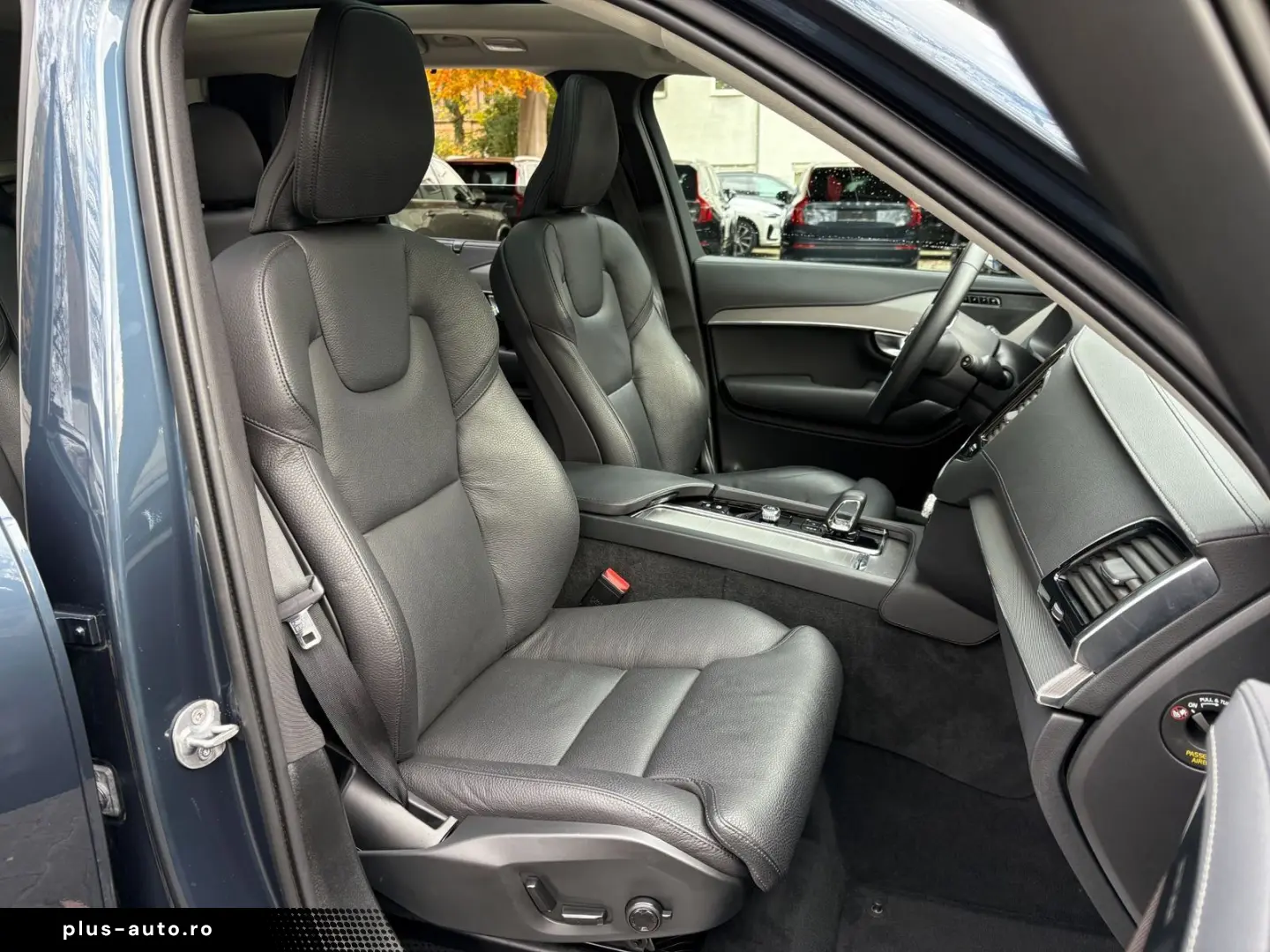 VOLVO XC90 T8 AWD Plus Dark 7 locuri