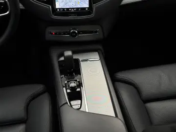 VOLVO XC90 T8 AWD Plus Dark 7 locuri