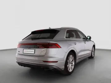 AUDI Q8 S-LINE