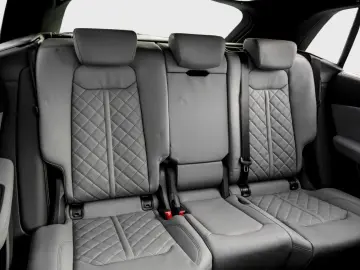 AUDI Q8 S line 50 TDI Ass  Laser 23