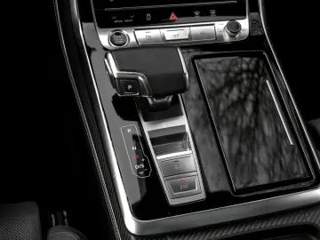 AUDI Q8 S line 50 TDI Ass  Laser 23