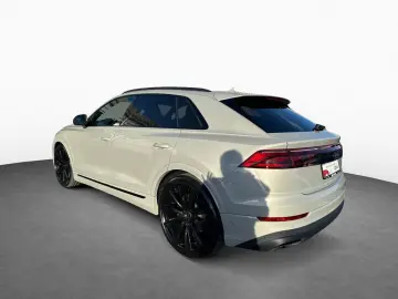 AUDI Q8 50 TDI QUATT MATRIX PANO AHK RAUTE LUFT 360