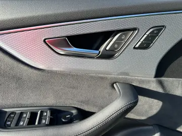 AUDI Q8 50 TDI QUATT MATRIX PANO AHK RAUTE LUFT 360
