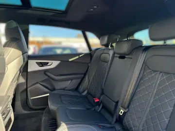 AUDI Q8 50 TDI QUATT MATRIX PANO AHK RAUTE LUFT 360