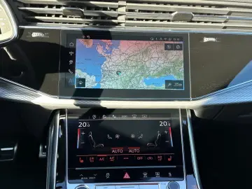 AUDI Q8 50 TDI QUATT MATRIX PANO AHK RAUTE LUFT 360