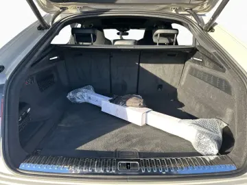 AUDI Q8 50 TDI QUATT MATRIX PANO AHK RAUTE LUFT 360