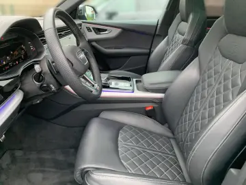 AUDI Q8 50 TDI QUATT S LINE MATRIX RAUTE AHK PANO B&O