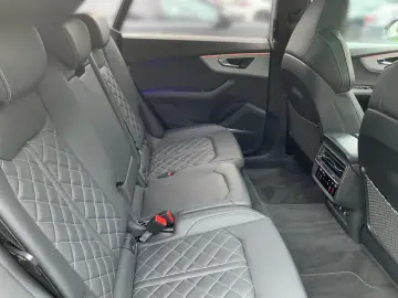 AUDI Q8 50 TDI QUATT S LINE MATRIX RAUTE AHK PANO B&O
