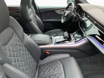 AUDI Q8 50 TDI QUATT S LINE MATRIX RAUTE AHK PANO B&O