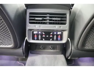 AUDI Q8 50 TDI quattro S line Navi Matrix HUD