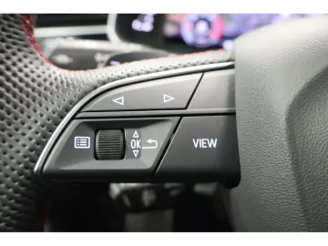 AUDI Q8 50 TDI quattro S line Navi Matrix HUD