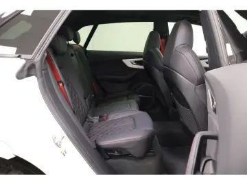 AUDI Q8 50 TDI quattro S line Navi Matrix HUD