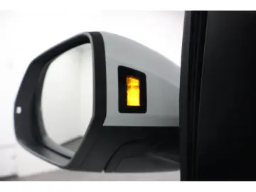 AUDI Q8 50 TDI quattro S line Navi Matrix HUD