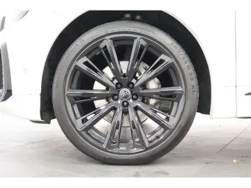 AUDI Q8 50 TDI quattro S line Navi Matrix HUD