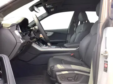 AUDI Q8 50 TDI quat. S line Matrix HUD Stdhz Pano AHK