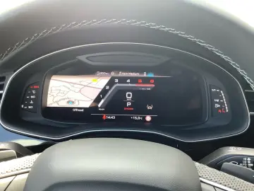 AUDI Q8 50 TDI quat. S line Matrix HUD Stdhz Pano AHK