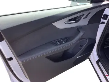 AUDI Q8 50 TDI quat. S line Matrix HUD Stdhz Pano AHK