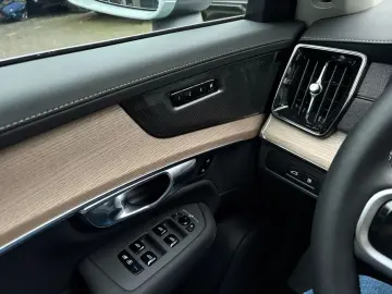 VOLVO XC90 T8 Plus Bright Facelift Head-Up PANO 360 AC