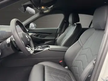 BMW 520 i M Sport LED Kamera Leder ERST 10.000 KM