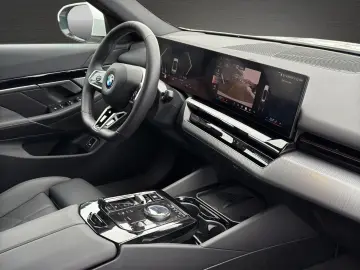 BMW 520 i M Sport LED Kamera Leder ERST 10.000 KM