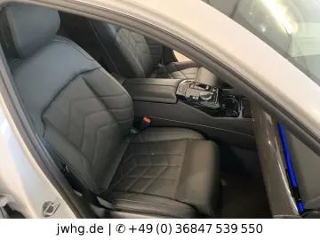 BMW 520 i M Sport LED  HeadUp DrivingProf Memory