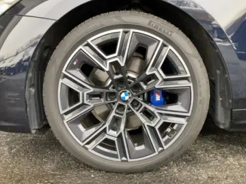 BMW 520 i Limousine Sportpaket Navi Leder Digitales